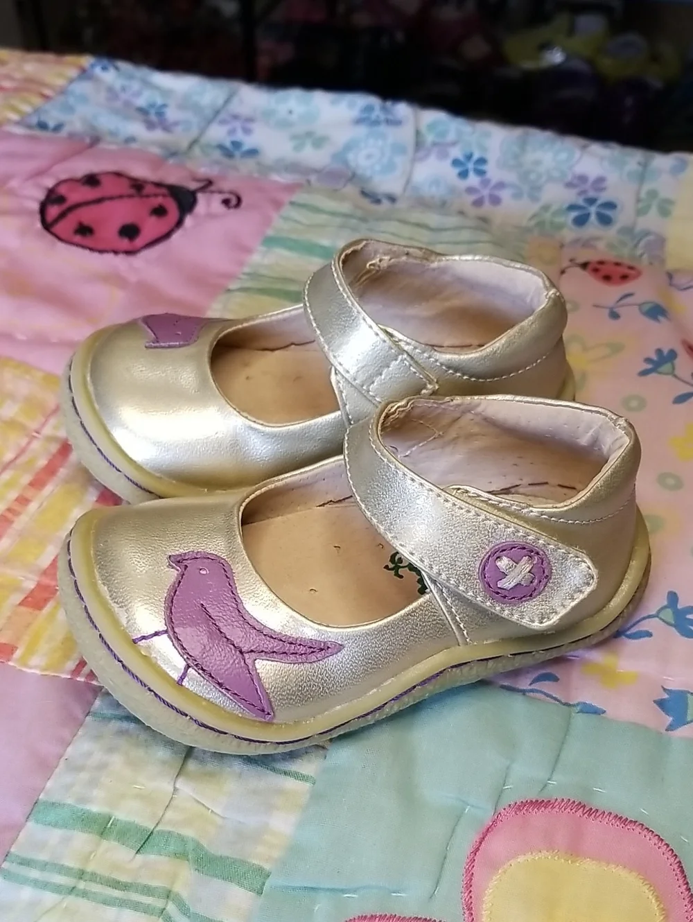 Livie & Luca Metallic Leather Mary Janes with Purple Bird Size 4 Pio Pio